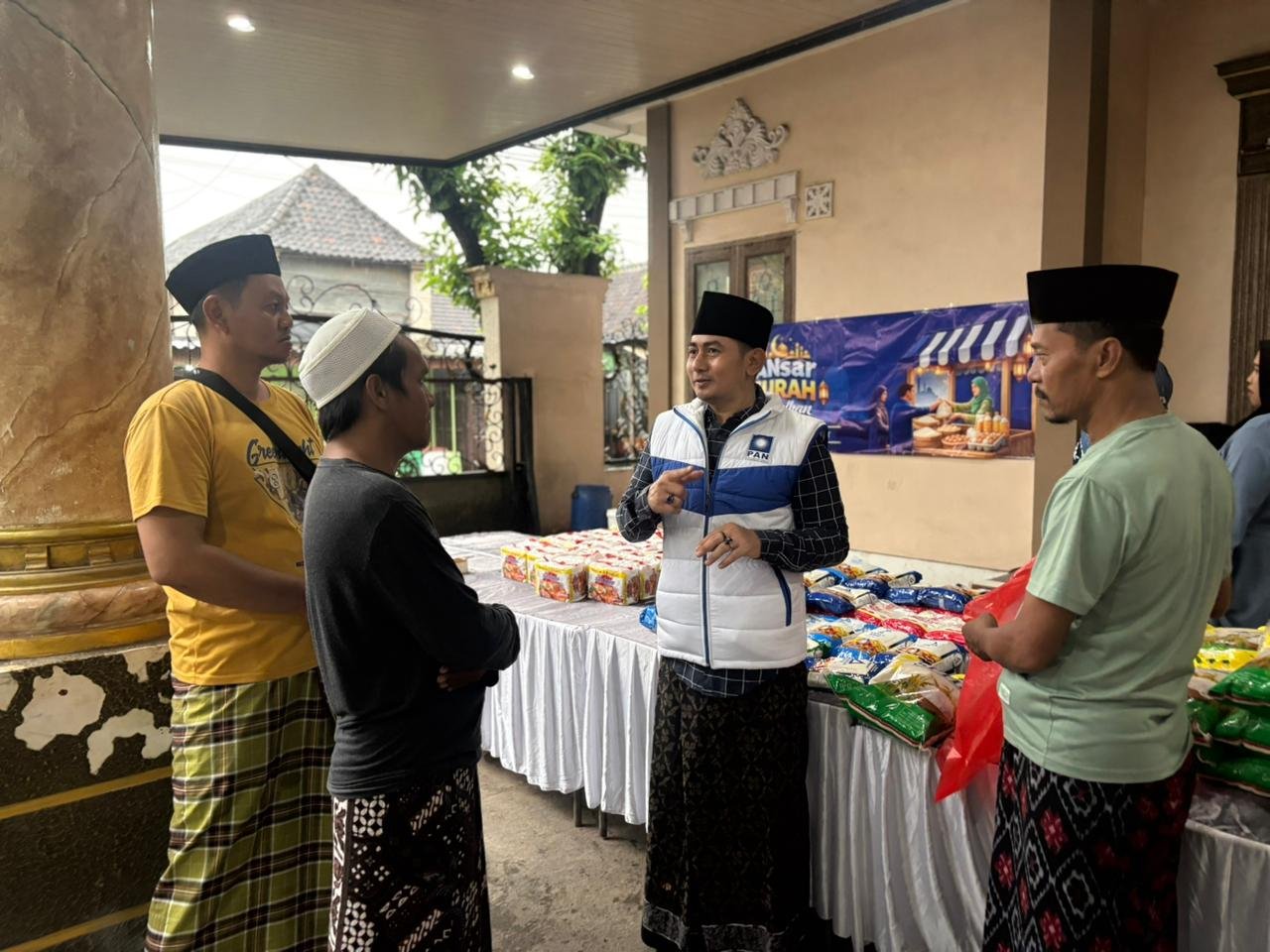 H. Syaiful Nuri Gelar PANsar Murah Ramadan di Sidogiri, Warga Antusias Berburu Sembako Terjangkau