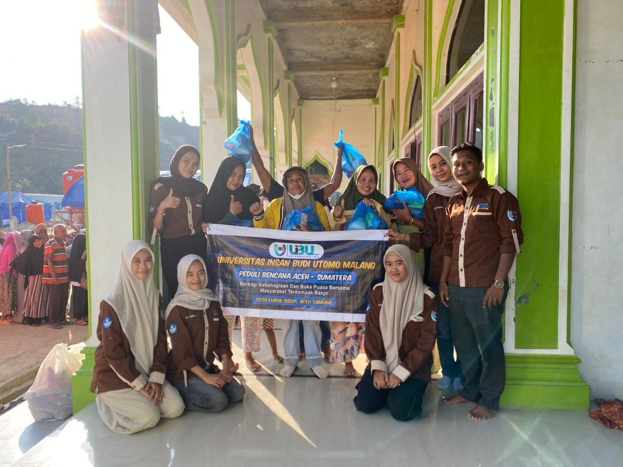 UIBU Salurkan Bantuan untuk Korban Bencana Aceh Tamiang, Ratusan Warga Ikuti Buka Puasa Bersama