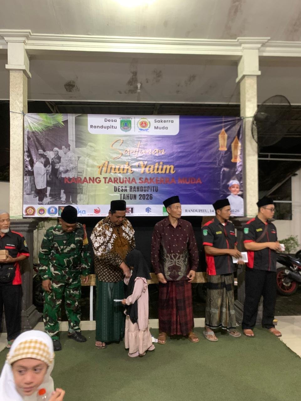 Didukung Pemdes Randupitu, Karang Taruna Sakerra Muda Salurkan Santunan untuk 57 Anak Yatim