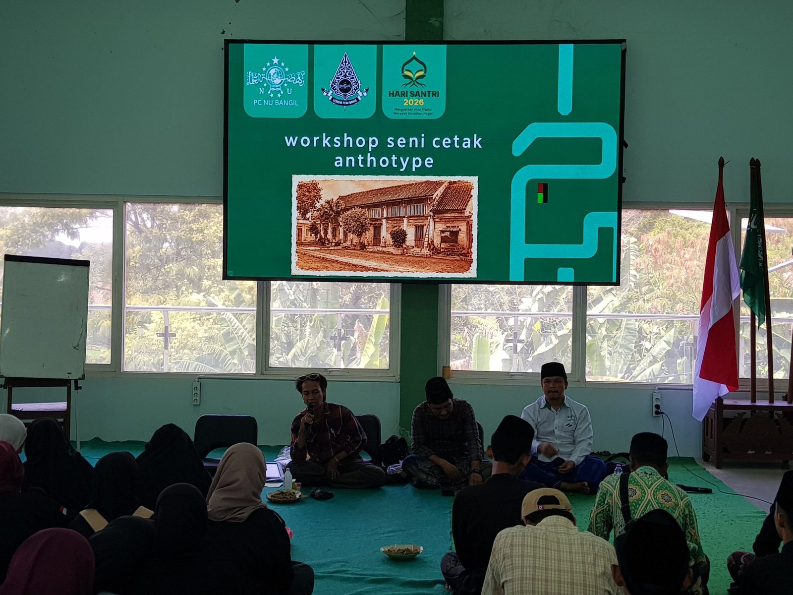 Semarak Hari Santri 2026, Lesbumi NU Bangil Hadirkan Workshop Seni Cetak Anthotype